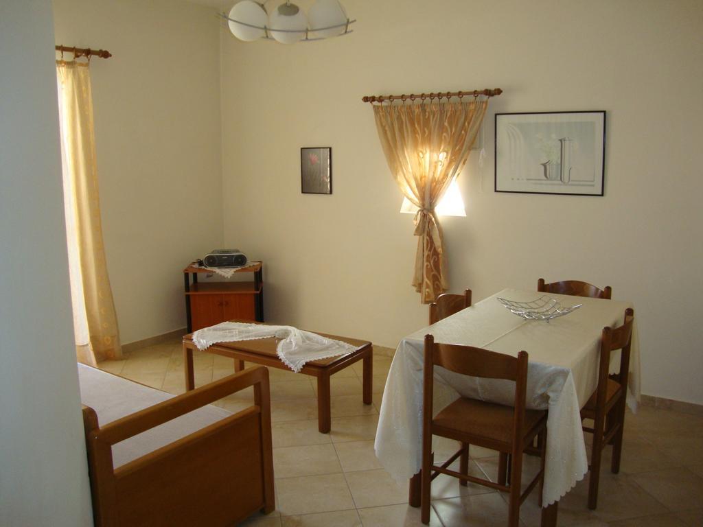 Argoliki Thalassa Míloi Zimmer foto