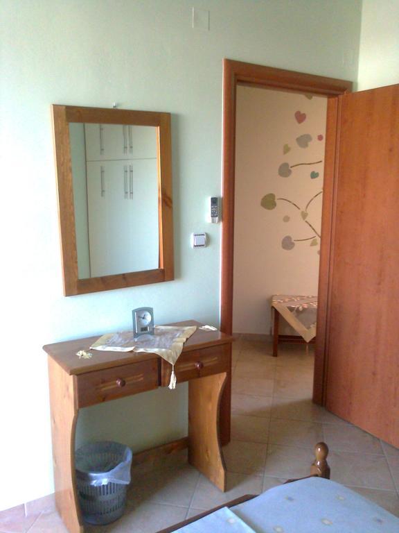 Argoliki Thalassa Míloi Zimmer foto