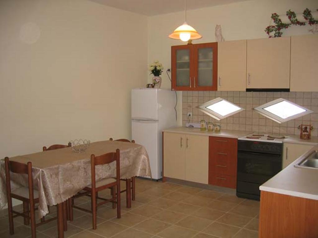 Argoliki Thalassa Míloi Zimmer foto